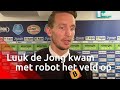 Unieke ervaring voor Luuk de Jong, PSV'er met robot het veld op