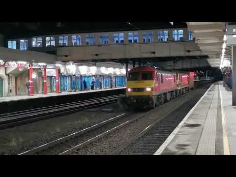 DB/Freightliner 90040/90008 4m80 Coatbridge - Crewe liner, 2nd December 2024