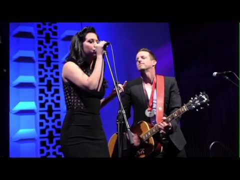 Thompson Square - Everything I Shouldn't Be Thinking About (Live)