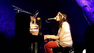 Terra Naomi - Up Here (Live @ Sentier des Halles)