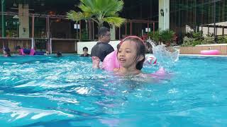 Download lagu Opie swimming😄 mp3