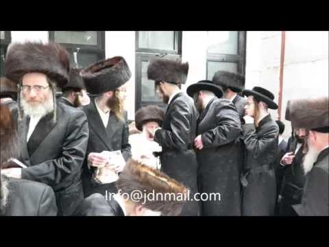 Pesach 5776 With Tola'as Yakov Rebbe