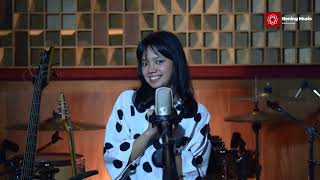 Download lagu Kepompong - Sindentosca | Bening Musik feat Salma Putri Cover & Lirik mp3 Download lagu Kepompong - Sindentosca | Bening Musik feat Salma Putri Cover & Lirik mp3