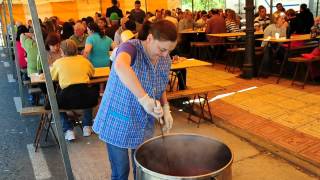 preview picture of video 'La Feria de Mayo de Cacabelos atrae a miles de visitantes'