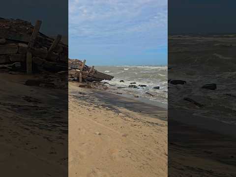 Escombros do julinho que ninguém vê. Atafona, São João da Barra/RJ