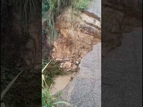 BA-142 apresenta risco de desabamento entre Ituaçu e Barra da Estiva