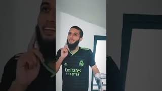 يا ليتنا نبني اليكم سلما