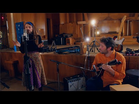 "Min Hameitzar" by Deborah Sacks Mintz with the Hadar Ensemble