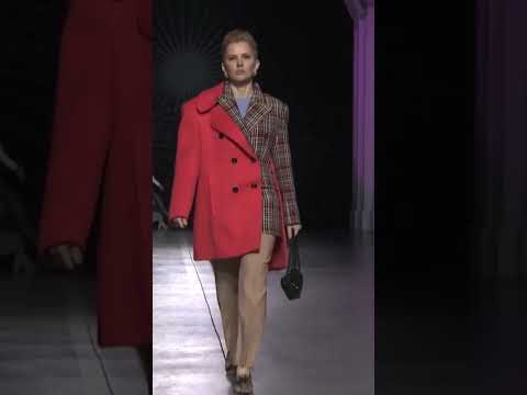 KNITKOS & Darja Donezz on Ukrainian Fashion Week 2022 #ukraine #designer #crystal #bag # #beads