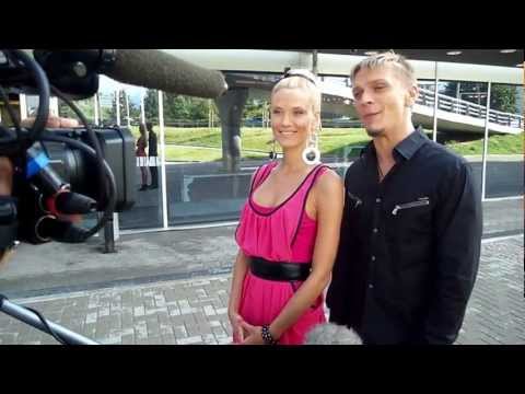 09 08 29 Superstaar SDC11261 Tanel Padar ja Ithaka Maria Tasku ees