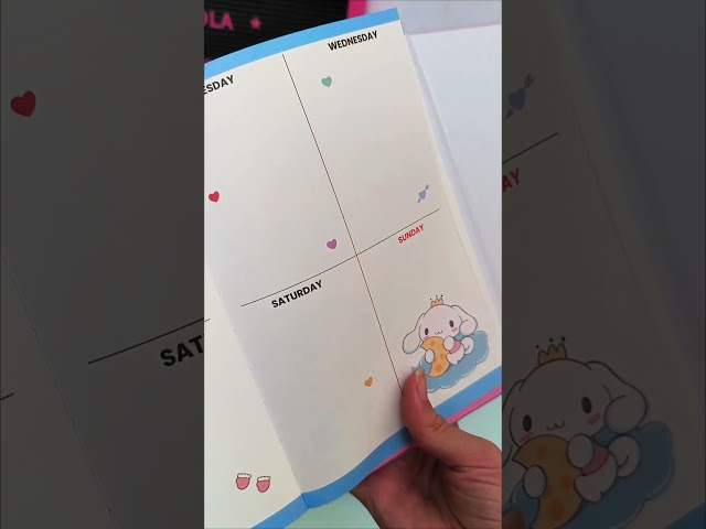 Vídeo relacionado con Sanrio Calendario de anillos, 2026, estrellas gemelas, papel Kiki Lara, mesa 622061