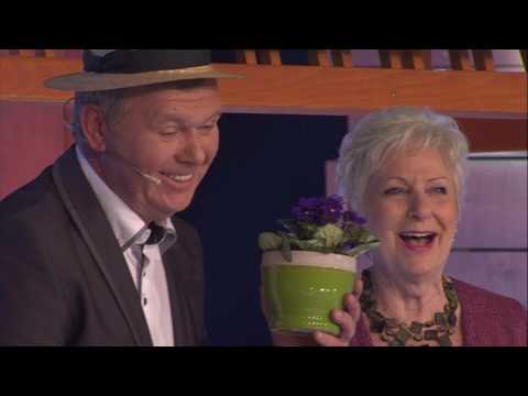 IVANKA KRAŠEVEC - PRODAJALKA VIJOLIC