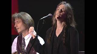 Patti Smith &amp; Lenny Kaye - "Pale Blue Eyes" | 1996 Induction