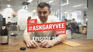 Bootstrapping, Social Media for Doctors & How to Sell at a Farmers Market | #AskGaryVee Episode 206