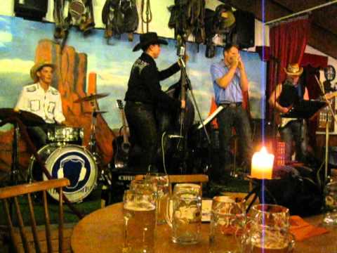 Woody And The Woodpeckers - Blue Suede Shoes