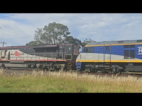 7922V SCT up "Dooen Express" (SCT, EL, EL, EL), Dooen to Melbourne, 1645, 2/12/24, Brooklyn VIC