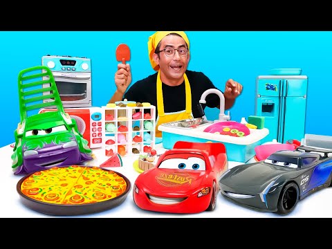 Şimşek McQueen, Jackson Storm ve Wingo yarıştan önce Nail Baba’nın pizzasını yiyorlar!