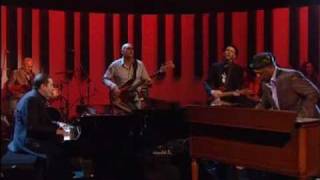 Dave Swift on Bass with Jools Holland backing Booker T "Hey Ya"