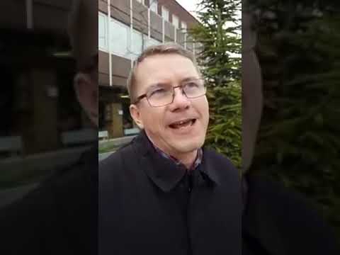 2018  03  27  Fideszes sajtotajekoztato Veszpremben   Gulyas Marton vitazik