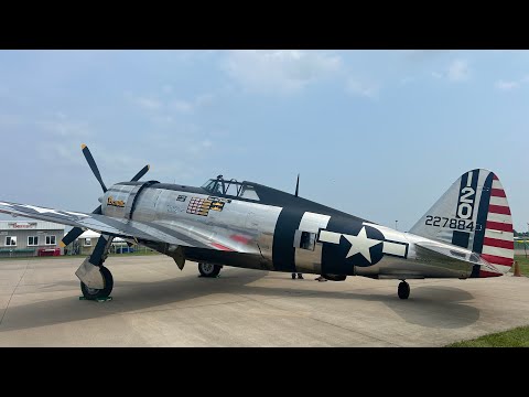 Warbird walk around: Republic P-47D  “Razorback”