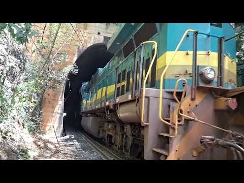 Locomotivas saindo do túnel de Araças - Capim Branco MG