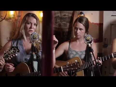 Della Mae - Maybeline (Live @Pickathon 2014)