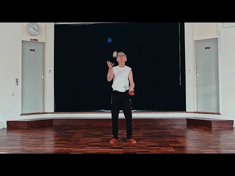 3 & 4 Ball Juggling, Bouncing & Hoops