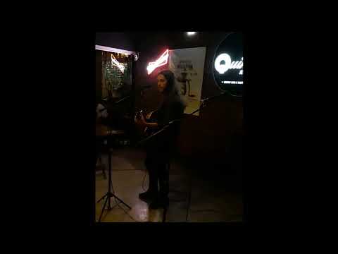 HOLOSSOMA - Pirâmide de Maslow  (Voz e Violão) - Música / Music