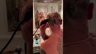 Download lagu Flea Shaves And Throws Hair To Fans! #Shorts #Flea #RedHotChiliPeppers mp3 Download lagu Flea Shaves And Throws Hair To Fans! #Shorts #Flea #RedHotChiliPeppers mp3