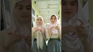 Download lagu SMA cantik gunung gede bergoyang mp3 Download lagu SMA cantik gunung gede bergoyang mp3