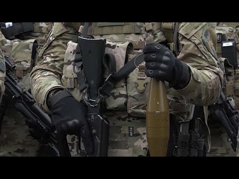 شاهد رمضان قديروف يتفقد القوات الشيشانية المتجهة للقتال في أوكرانيا