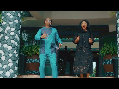 Shadrack Robert ft  Madam Flora - Nipe Ninachostahili ( Offcial Music Video )