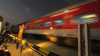 Download lagu Diesel Trains thrashed Level Crossing - Indian Railways mp3