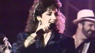 MIAMI SOUND MACHINE  "CONGA"  GLORIA ESTEFAN