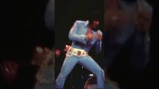Elvis Presley hound dog🐶🐶🎸🎸in 1972 #elvispresley #kingofrockandroll #beautiful #shorts