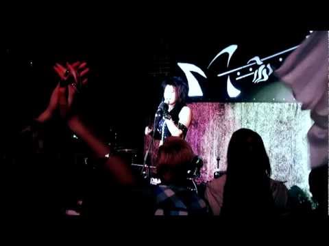 Elya Chavez - Vinovata Sama (Live in Moscow, V Osade show, 29-Oct-2011) 【HD】