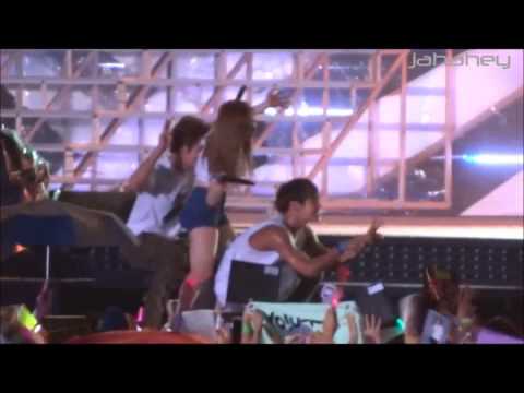 121125 SMTOWN Bangkok Onew Taeyeon