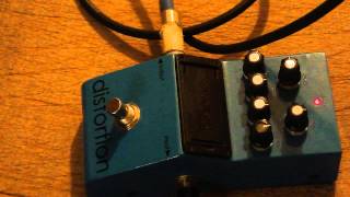 Video thumbnail for Fender Starcaster Distortion Guitar Effects Pedal by keninorlando9