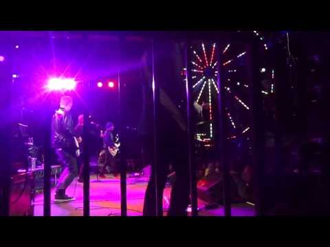 Royal Machines Perform "Fly"