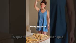 Video de Pack de perchas de madera natural lustrada con barral Utile 24 unidades