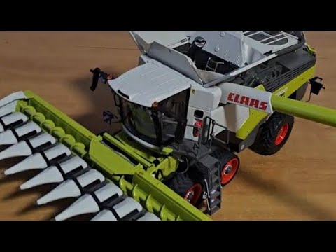 CLAAS LEXION 8900 TT / CLAAS 1275 c CORIO CONSPEED Maßstab 1:32