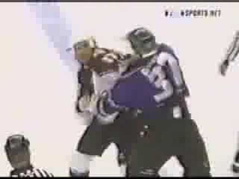 Jim Cummins vs Kip Brennan