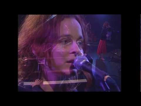 Entre Vues 2006 " Ma petite robe rouge " - Pascale Delagnes