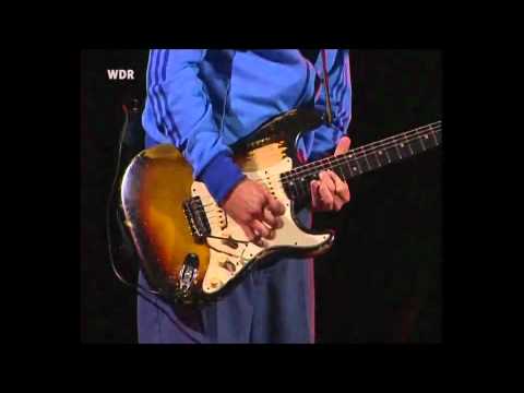 Red Hot Chili Peppers - Guns Of Brixton [HD]