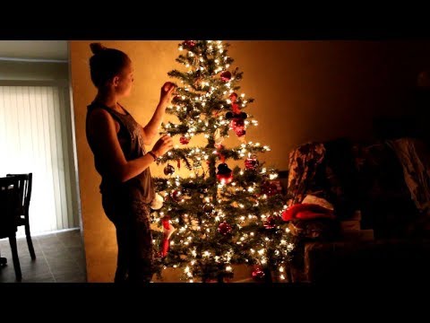 DECORATING OUR CHRISTMAS TREE! Video