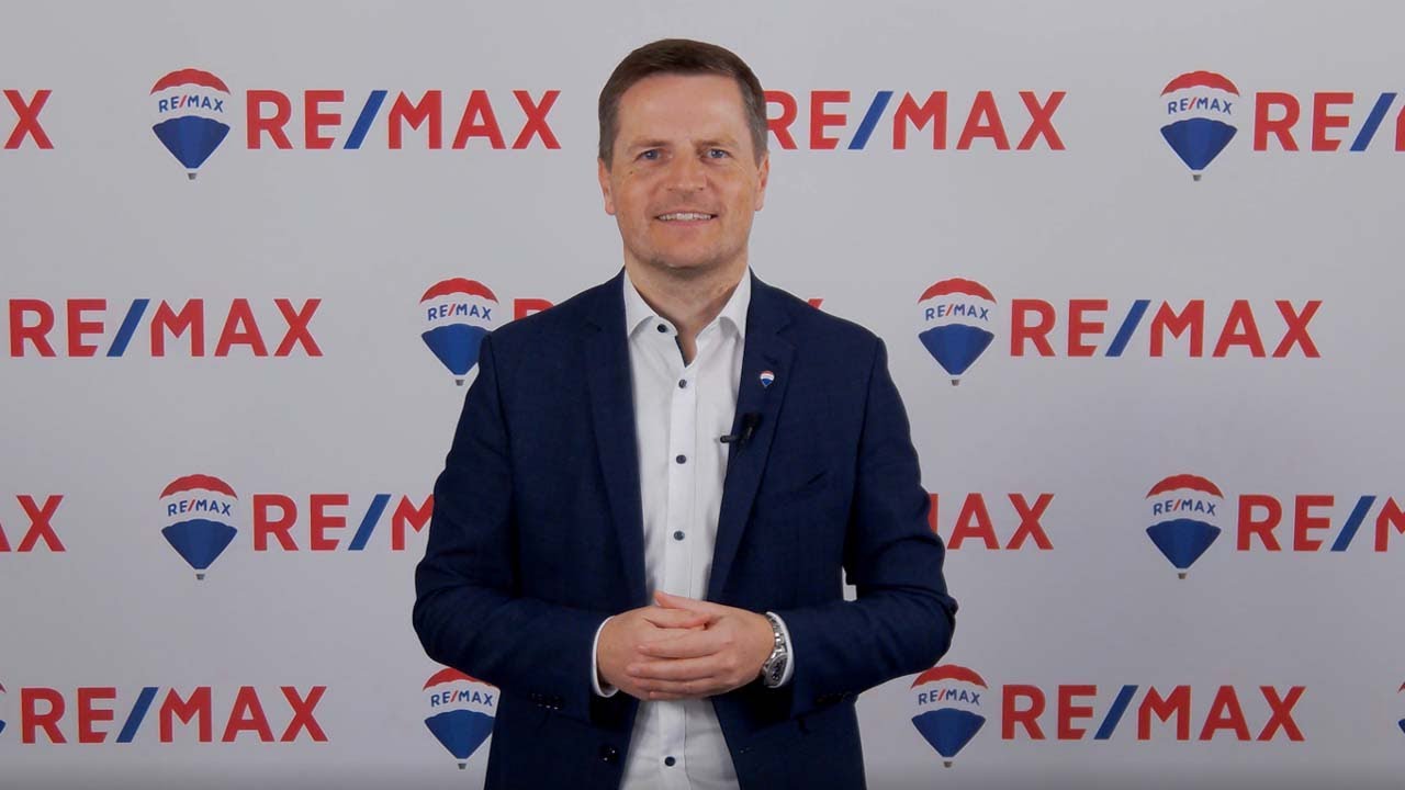 RE/MAX ImmoSpiegel - Geschäftsführer von RE/MAX Austria, Bernhard Reikersdorfer, MBA über die Prognose des Immobilienmarkts 2022