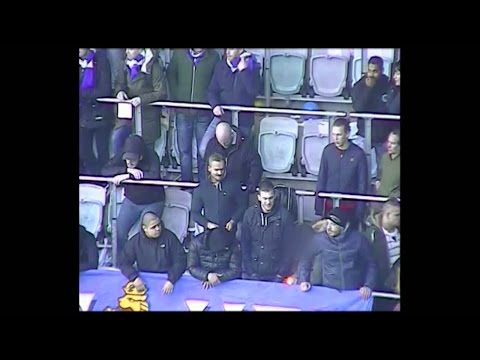 Här kastar han knallskott på fotbollsspelaren - nu väcks åtal - Nyheterna (TV4)