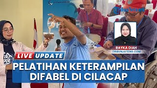 Berkarya Tanpa Batas, Puluhan Difabel di Cilacap Tekun Anyam Batang Pohon Pisang Jadi Tas dan Dompet
