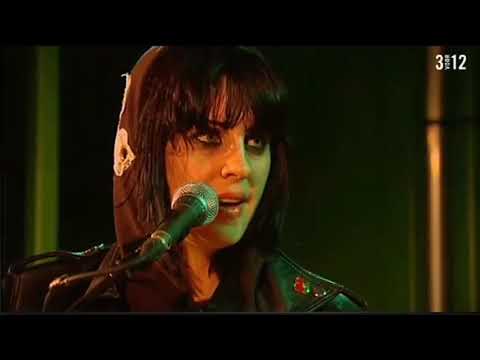 BRODY DALLE // 2009-08-21 Spinnerette - Lowlands Acoustic Sessions