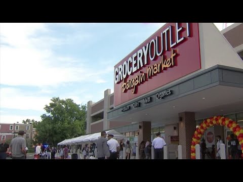 It's a Partylike Atmosphere as New Grocery Store Opens in ...
